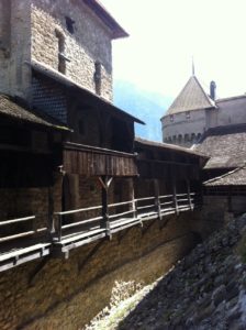 Particolare di uno dei cortili interni-Chillon